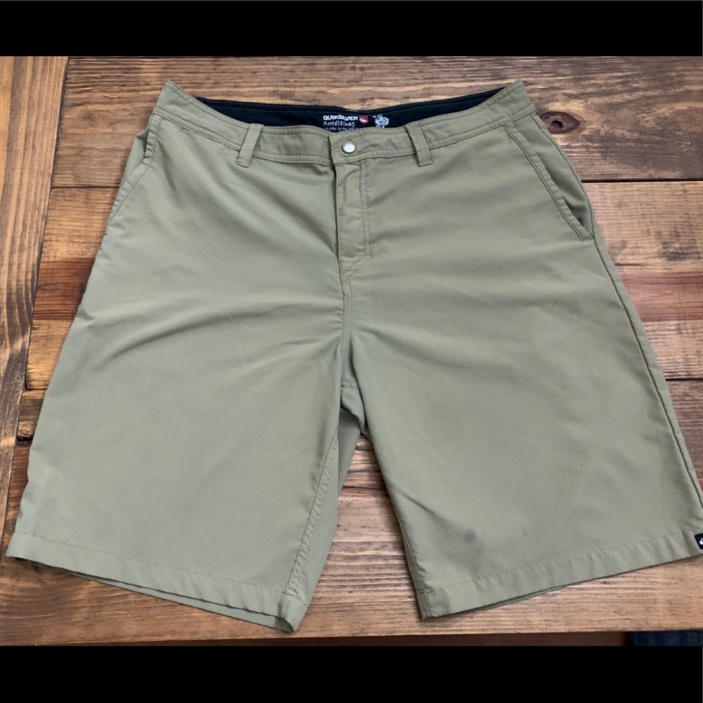 SOLD - Men’s Quiksilver Amphibian Boardshorts